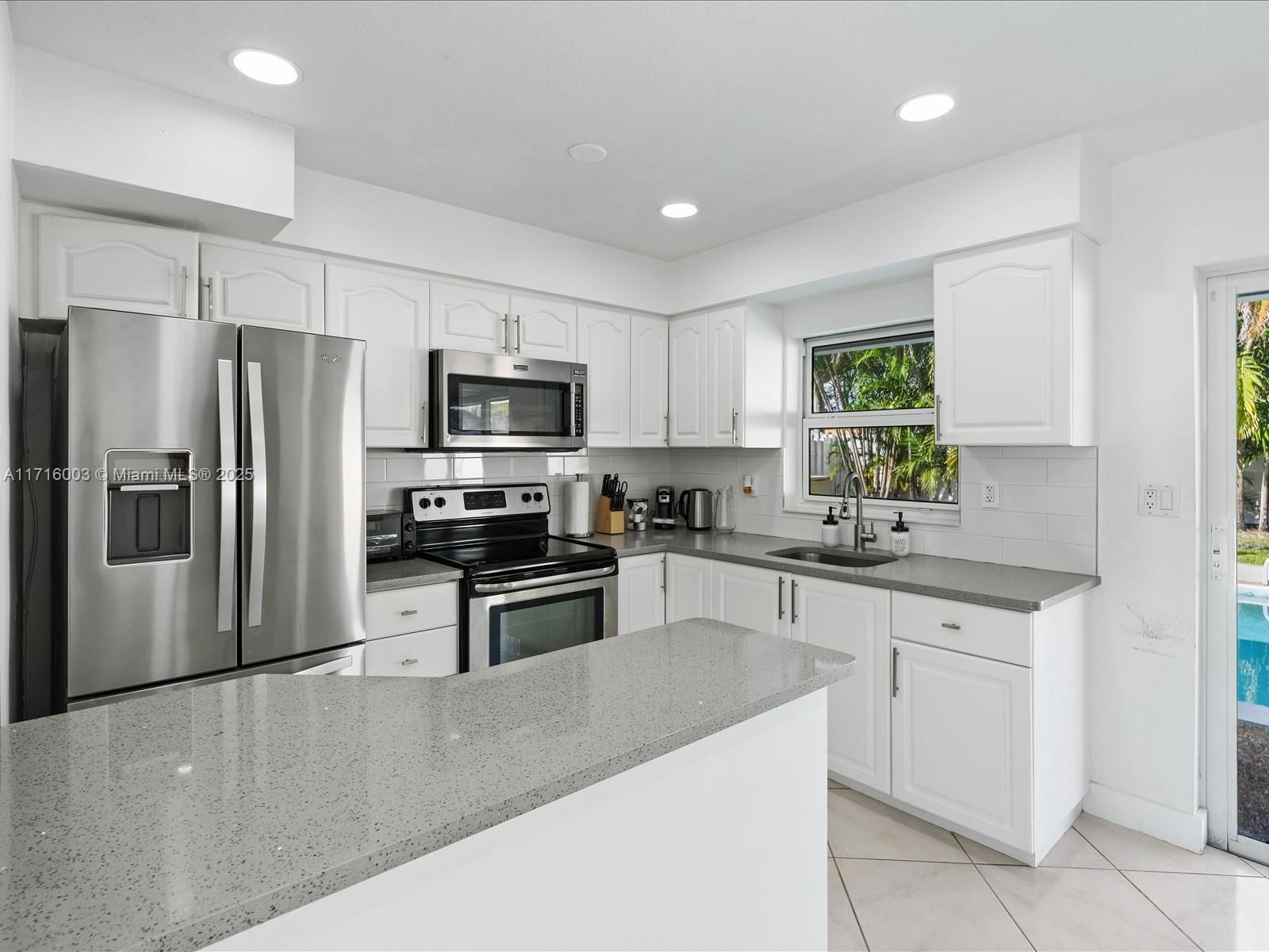 Real estate property located at 6341 Simms St, Broward, Driftwood Plaza No 3, Hollywood, FL