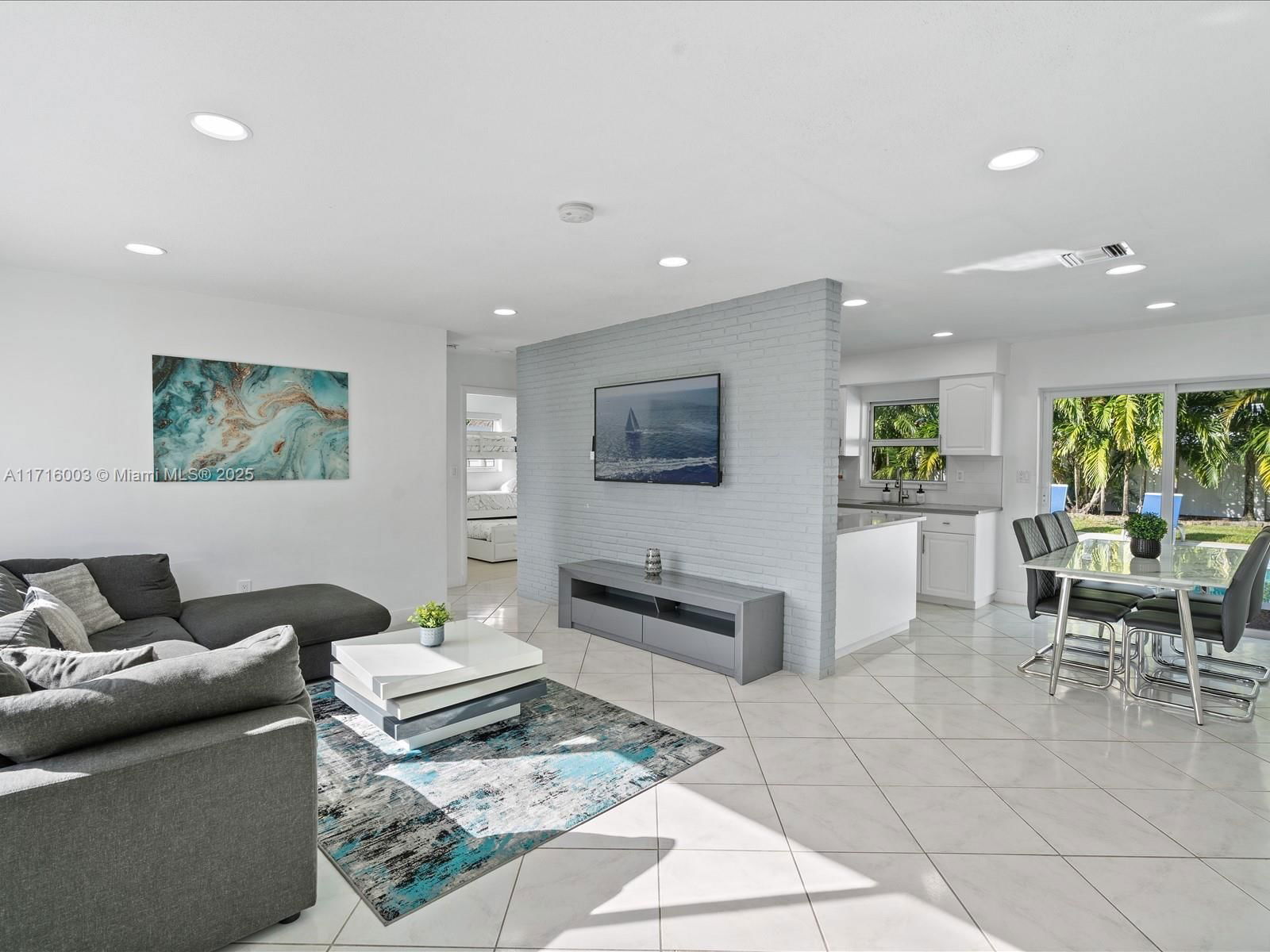 Real estate property located at 6341 Simms St, Broward, Driftwood Plaza No 3, Hollywood, FL