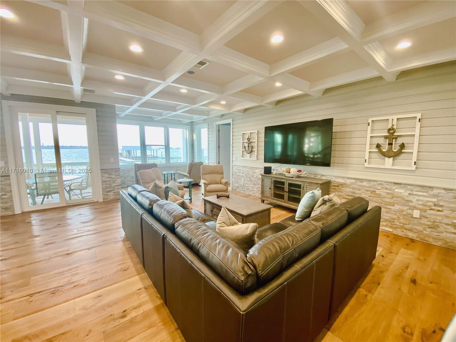 Real estate property located at 424 Lake Mirror Dr, Highlands, Lake Placid North Side, Lake Placid, FL