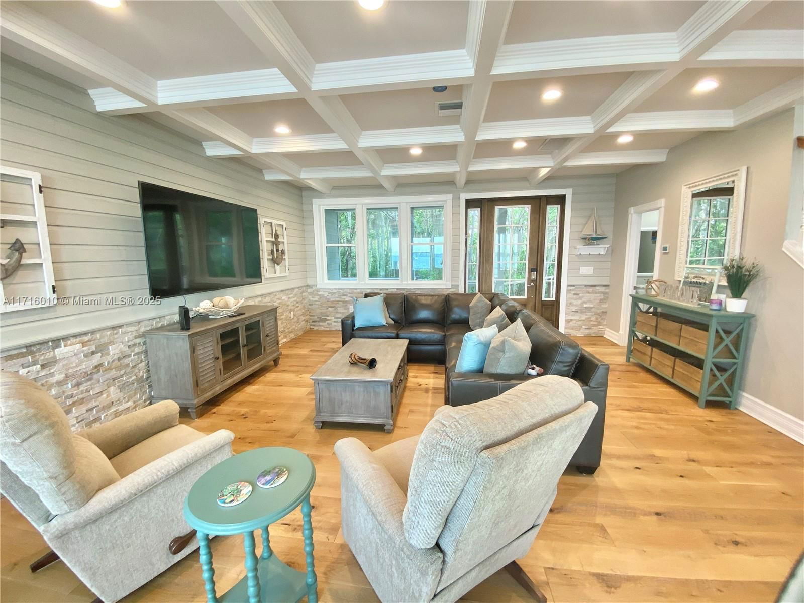 Real estate property located at 424 Lake Mirror Dr, Highlands, Lake Placid North Side, Lake Placid, FL