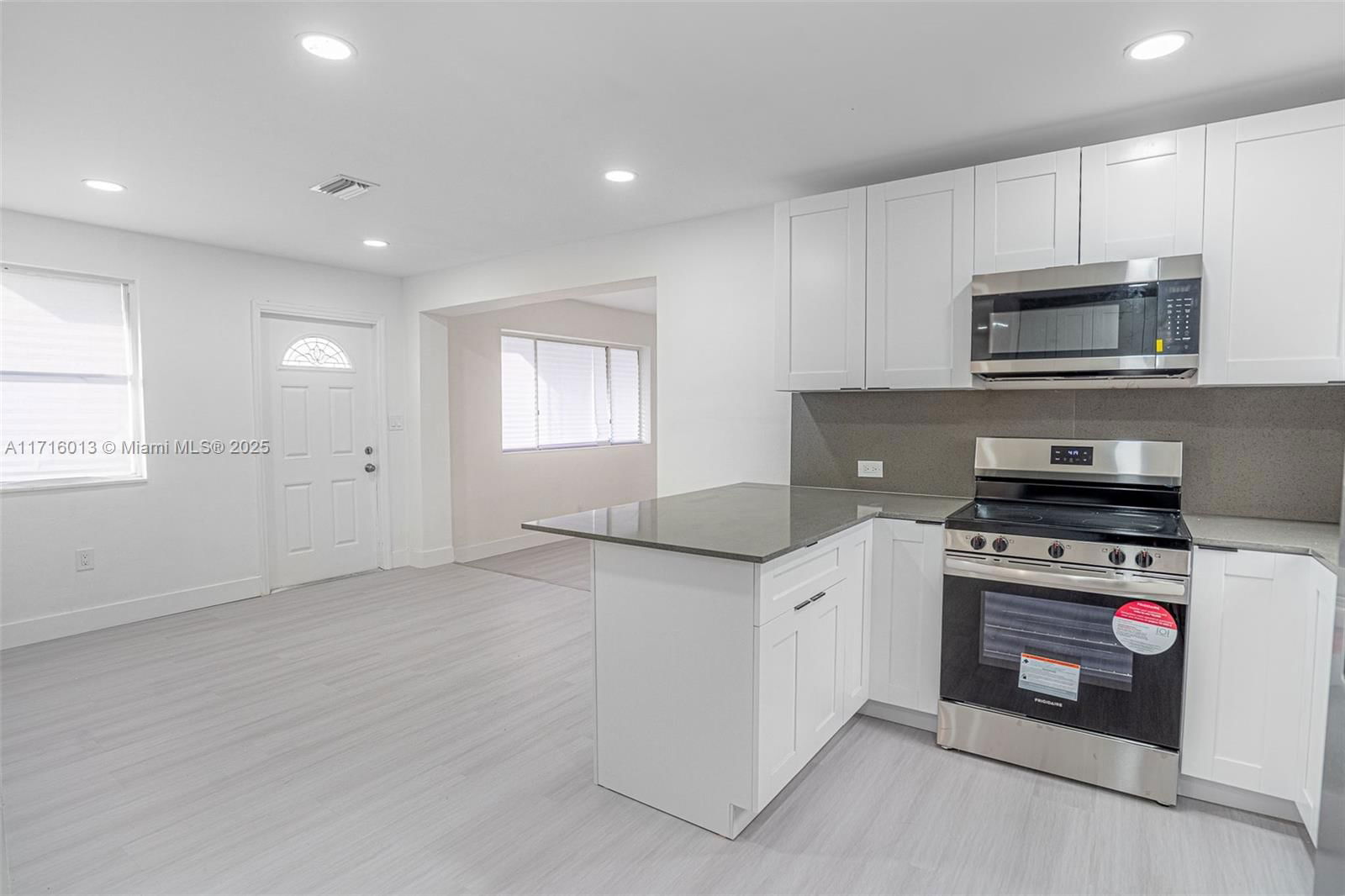 Real estate property located at 3821 43rd Ave, Broward, Lake Forest Sec 2, West Park, FL