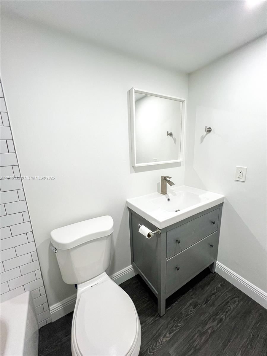 Real estate property located at 1638 Embassy Dr #301, Palm Beach, Jamestown Condo, West Palm Beach, FL