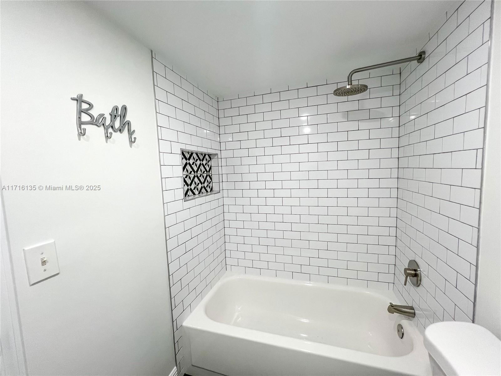 Real estate property located at 1638 Embassy Dr #301, Palm Beach, Jamestown Condo, West Palm Beach, FL