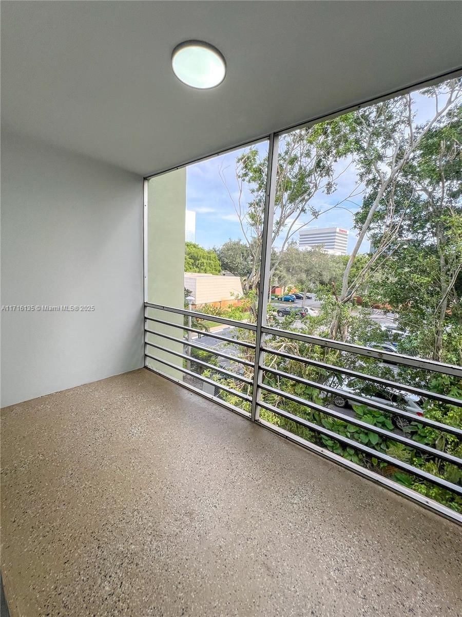 Real estate property located at 1638 Embassy Dr #301, Palm Beach, Jamestown Condo, West Palm Beach, FL