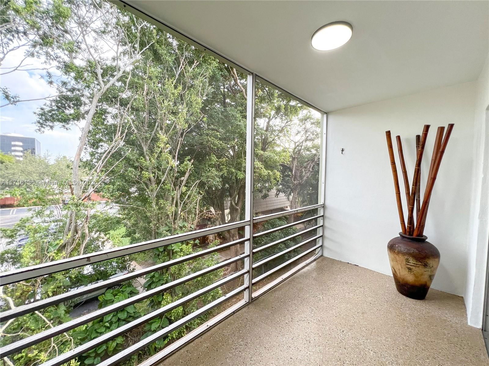 Real estate property located at 1638 Embassy Dr #301, Palm Beach, Jamestown Condo, West Palm Beach, FL