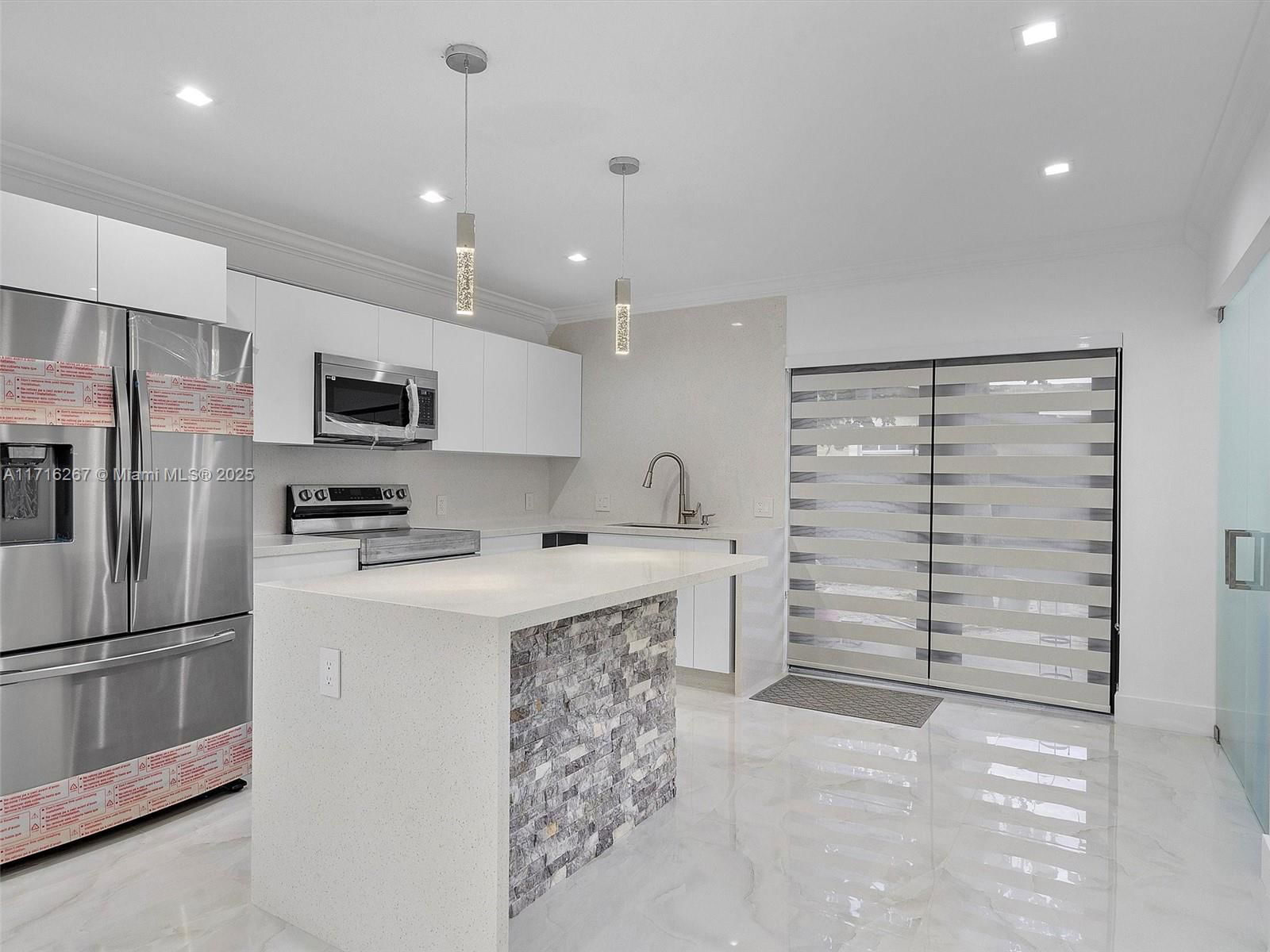 Real estate property located at 501 59th St, Miami-dade, Logan Crest Rev Pl, Hialeah, FL