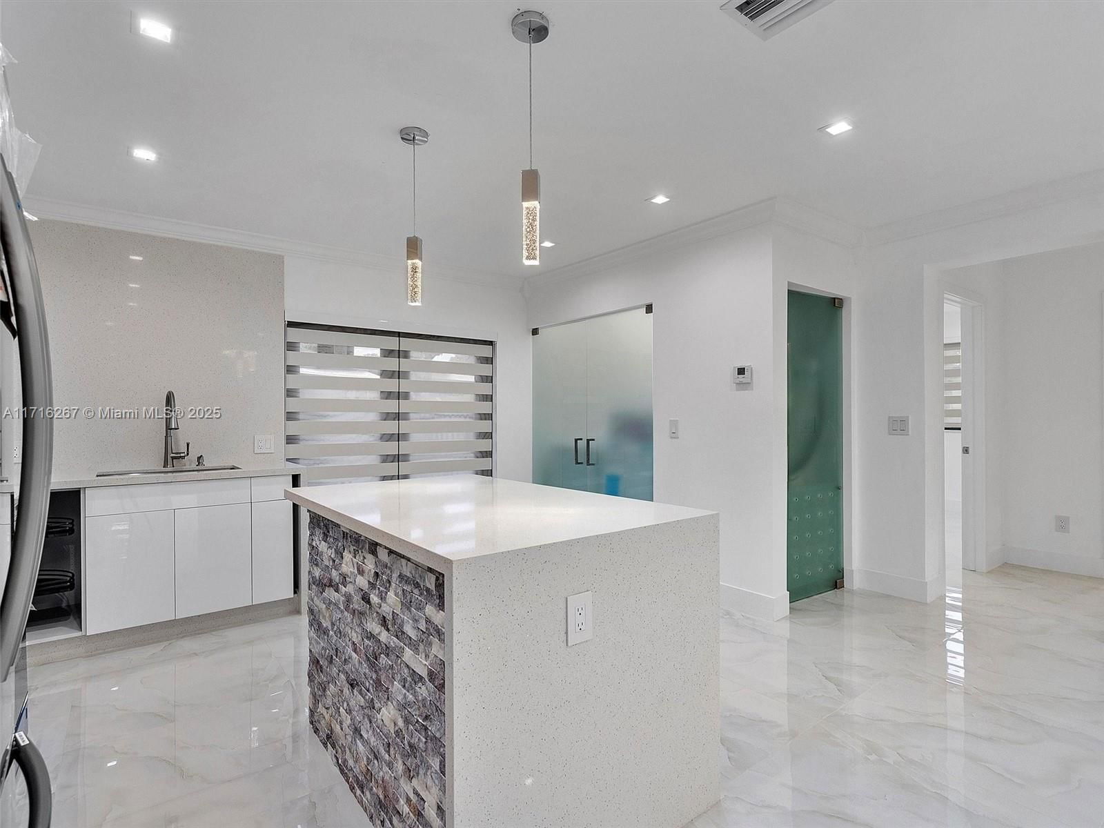 Real estate property located at 501 59th St, Miami-dade, Logan Crest Rev Pl, Hialeah, FL