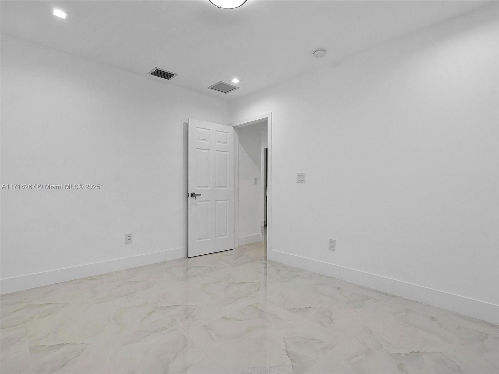 Real estate property located at 501 59th St, Miami-dade, Logan Crest Rev Pl, Hialeah, FL