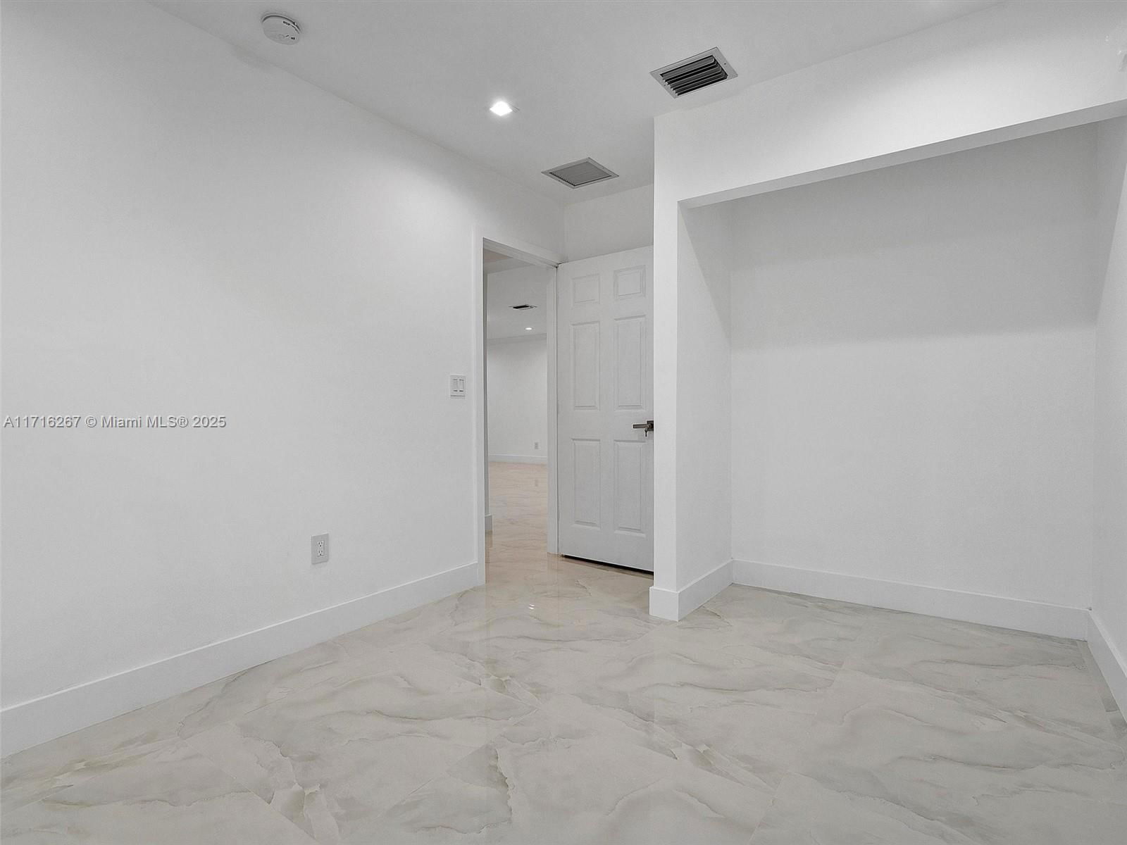 Real estate property located at 501 59th St, Miami-dade, Logan Crest Rev Pl, Hialeah, FL