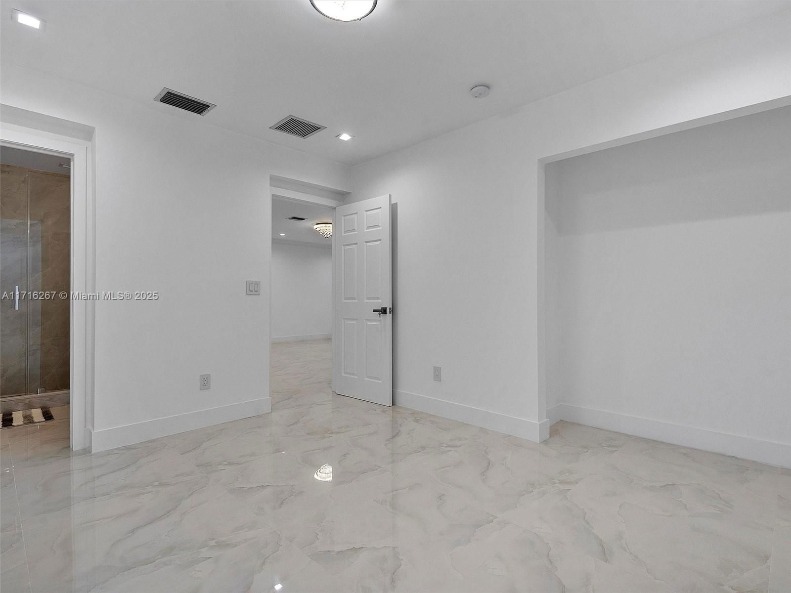 Real estate property located at 501 59th St, Miami-dade, Logan Crest Rev Pl, Hialeah, FL