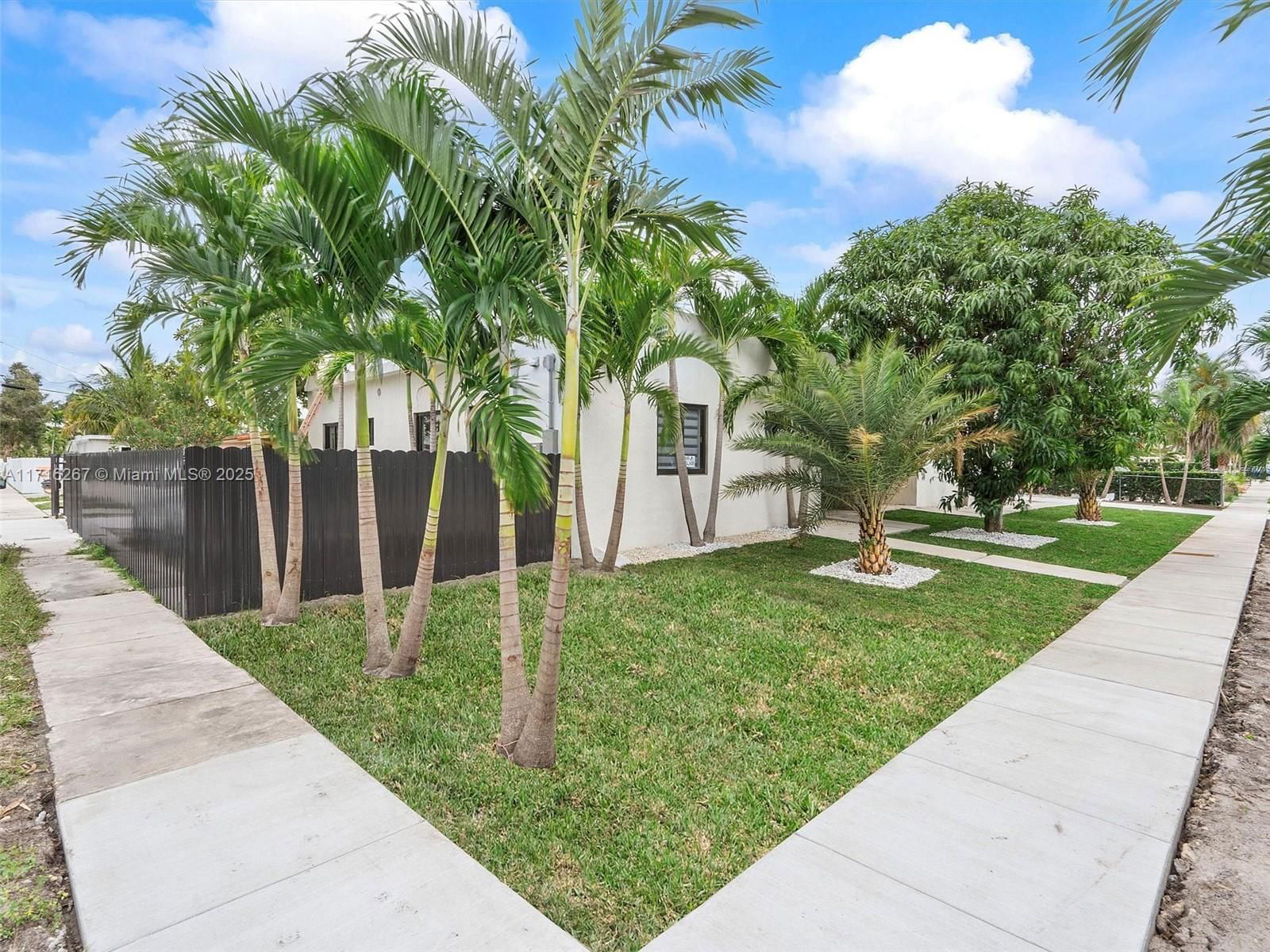 Real estate property located at 501 59th St, Miami-dade, Logan Crest Rev Pl, Hialeah, FL