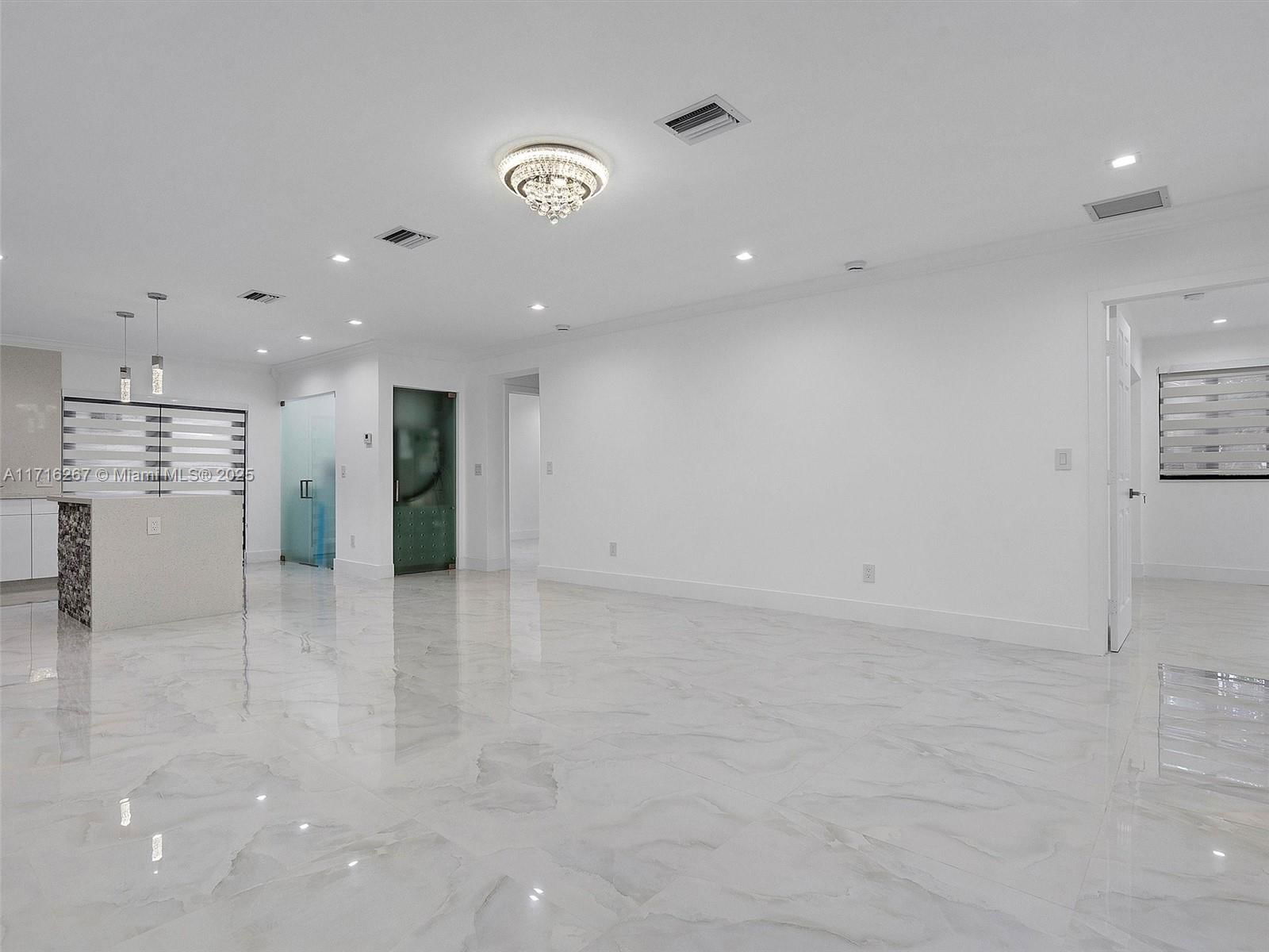 Real estate property located at 501 59th St, Miami-dade, Logan Crest Rev Pl, Hialeah, FL