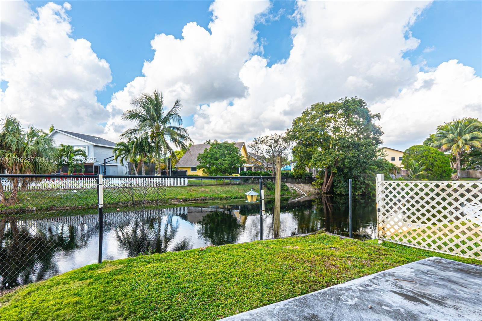 Real estate property located at 3743 91st lane #3743, Broward, Ben Ash Plat, Sunrise, FL