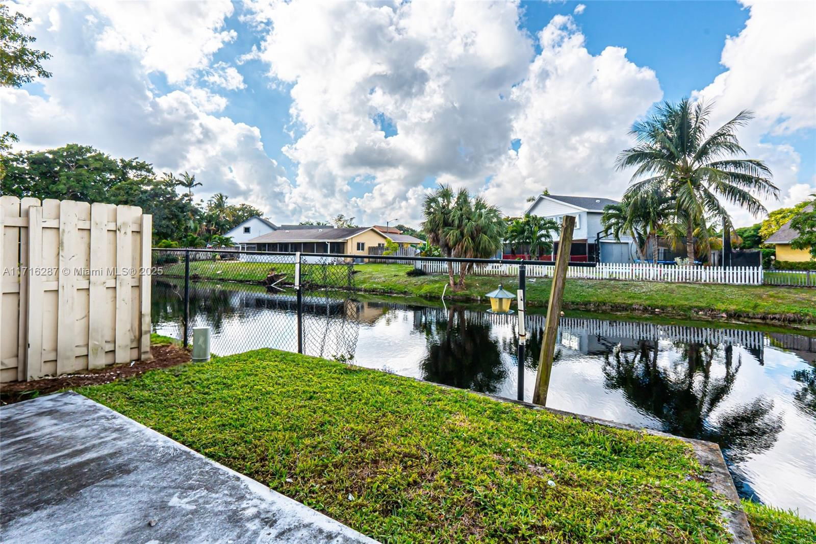 Real estate property located at 3743 91st lane #3743, Broward, Ben Ash Plat, Sunrise, FL