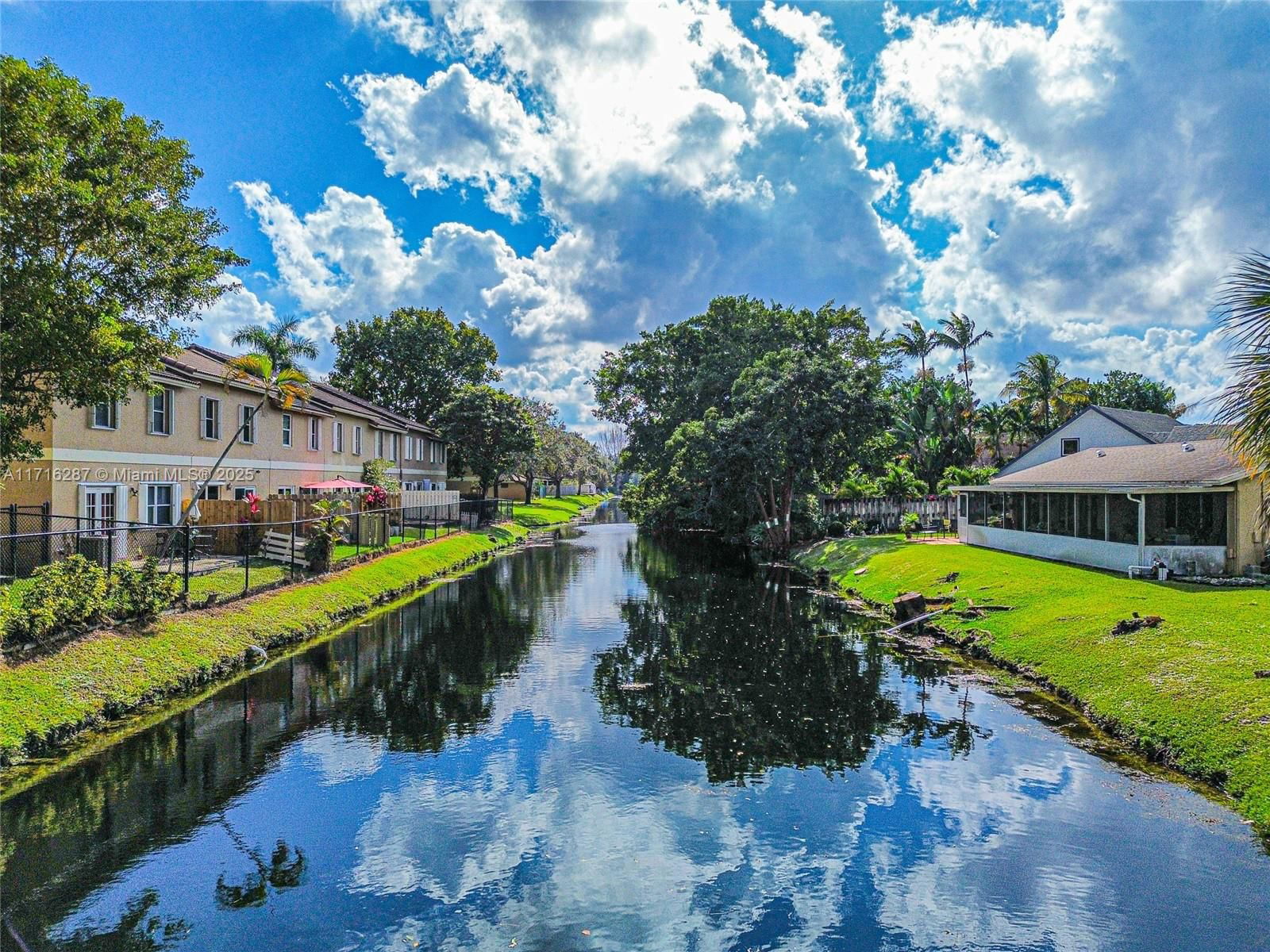 Real estate property located at 3743 91st lane #3743, Broward, Ben Ash Plat, Sunrise, FL