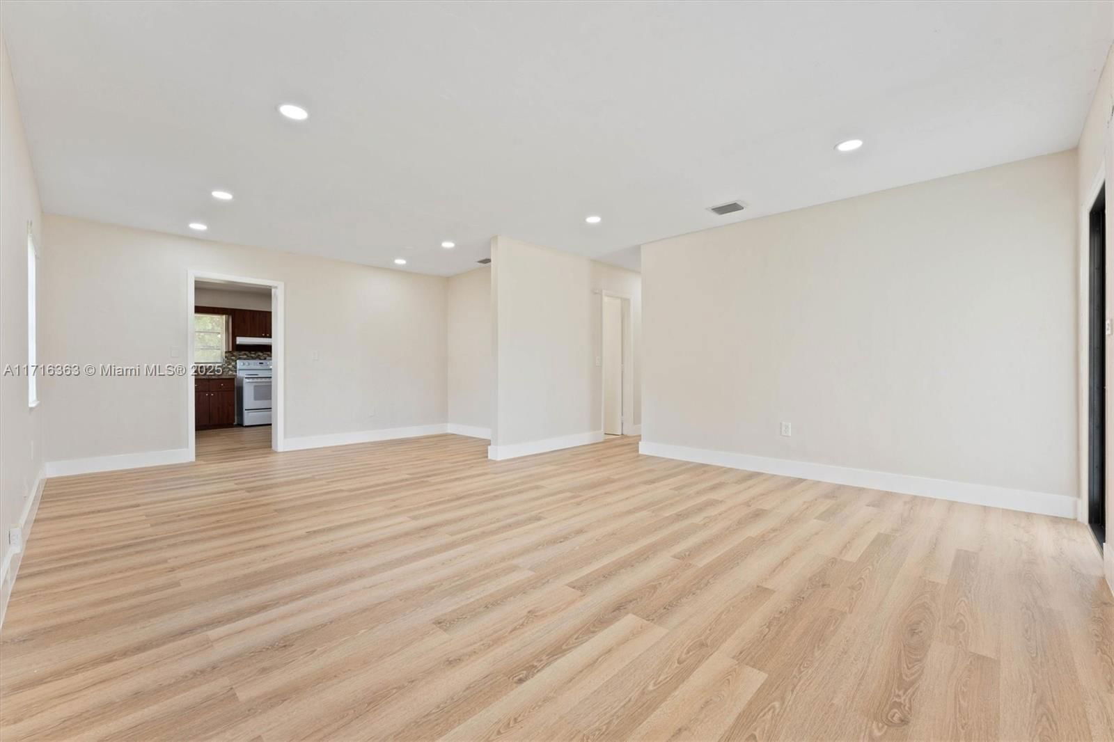Real estate property located at 16021 18th Ave, Miami-dade, Bunche Park 1st Addn, Miami Gardens, FL