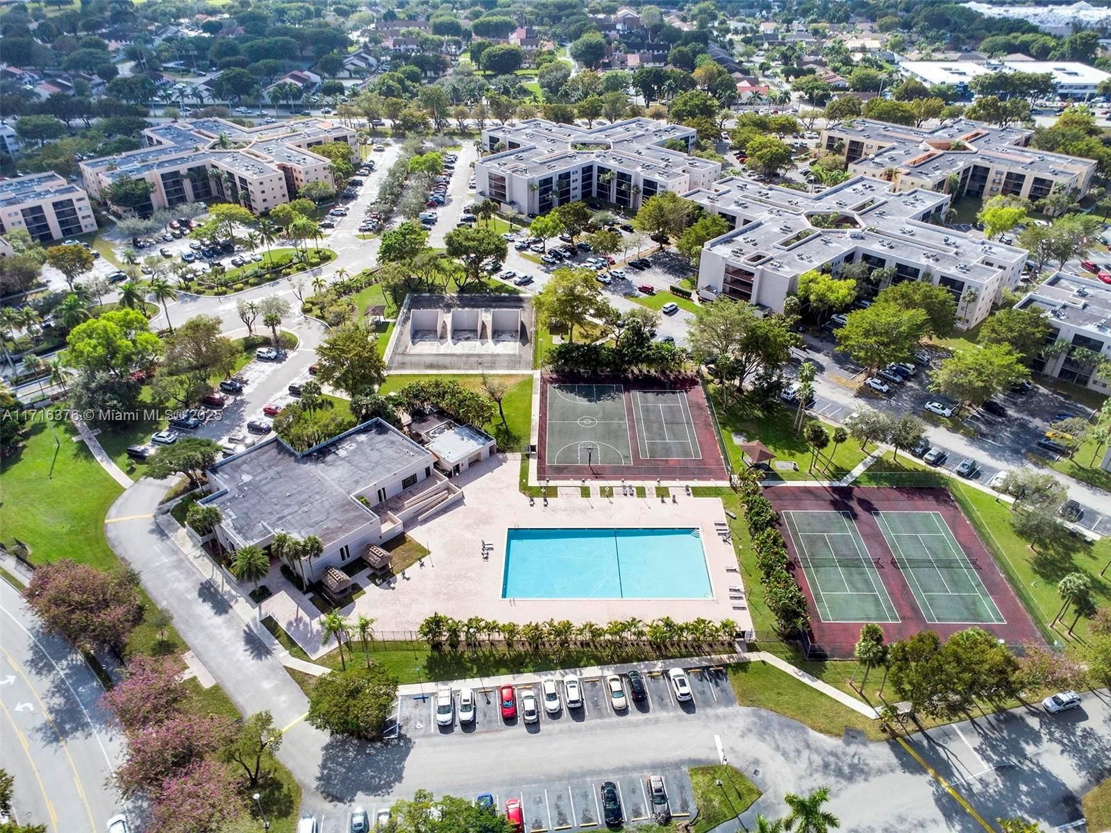 Real estate property located at 8650 133rd Ave Rd #410, Miami-dade, Horizons West Condo #7, Miami, FL