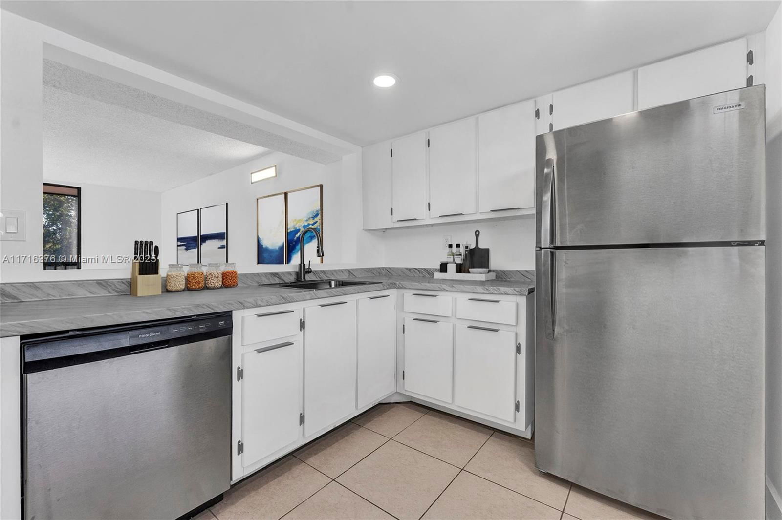 Real estate property located at 8650 133rd Ave Rd #410, Miami-dade, Horizons West Condo #7, Miami, FL