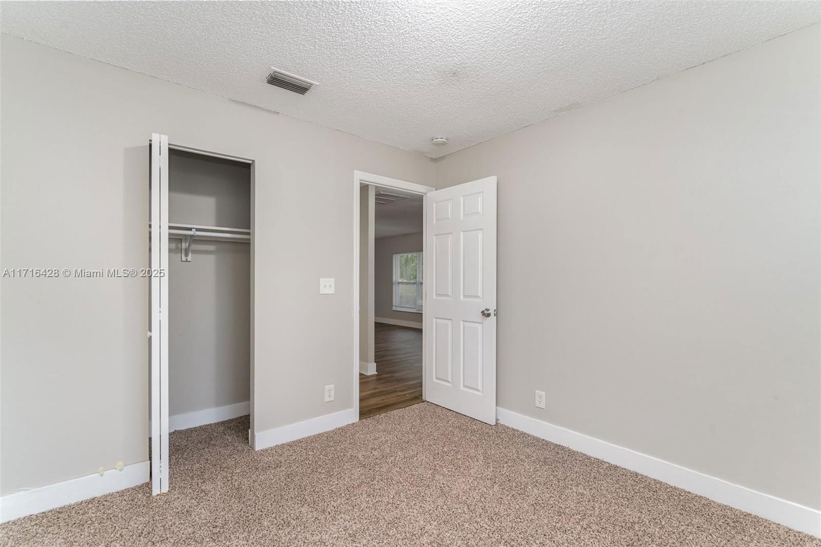 Real estate property located at 5865 Ellis Hollow Rd W, Palm Beach, Lantana Homes 2, Lake Worth, FL