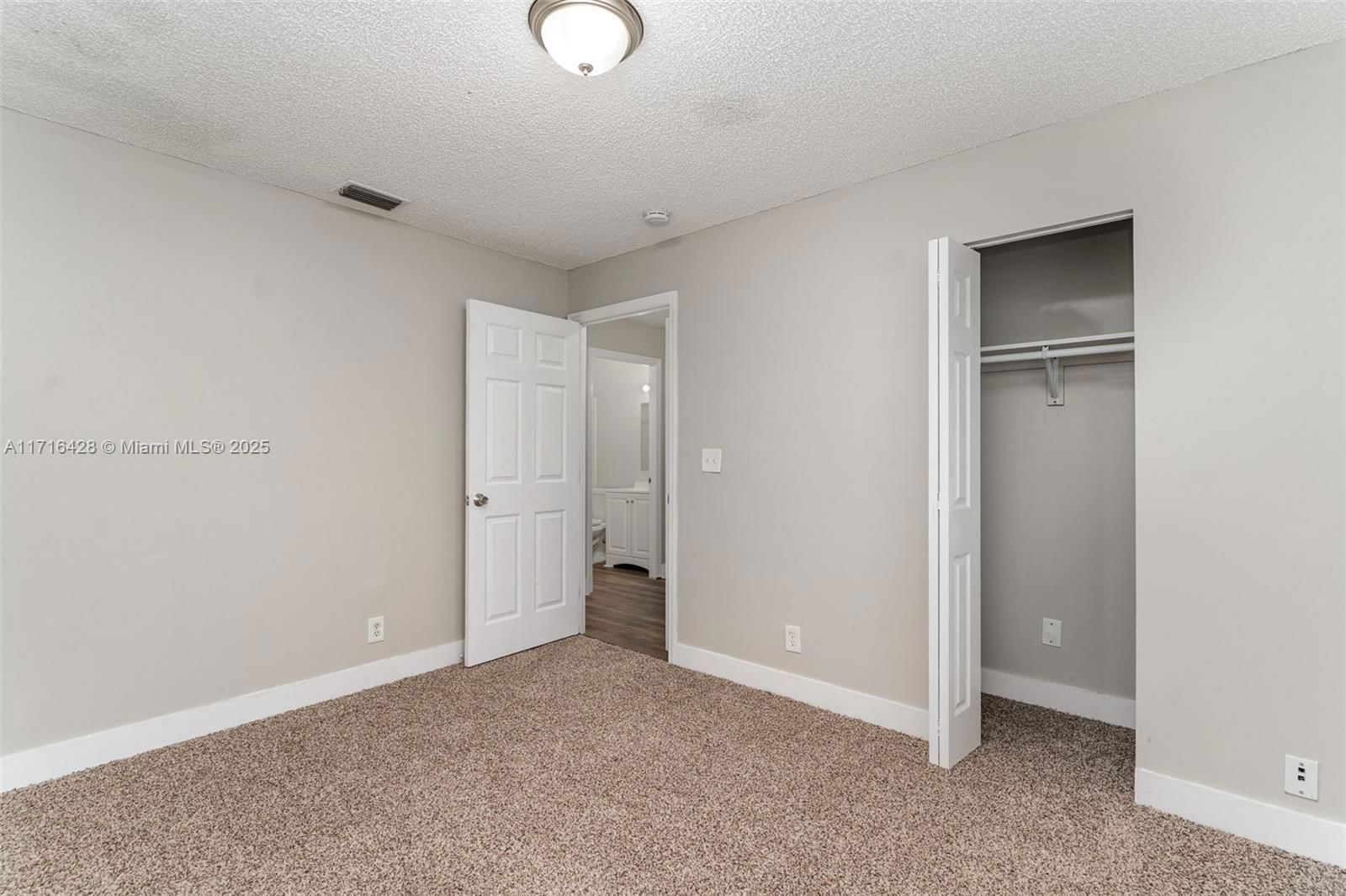 Real estate property located at 5865 Ellis Hollow Rd W, Palm Beach, Lantana Homes 2, Lake Worth, FL