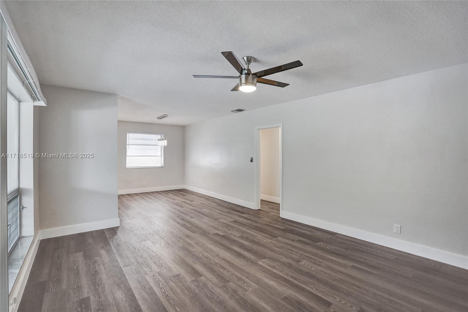 Real estate property located at 540 Luna #7, Broward, Capri Condo Apts, Hollywood, FL
