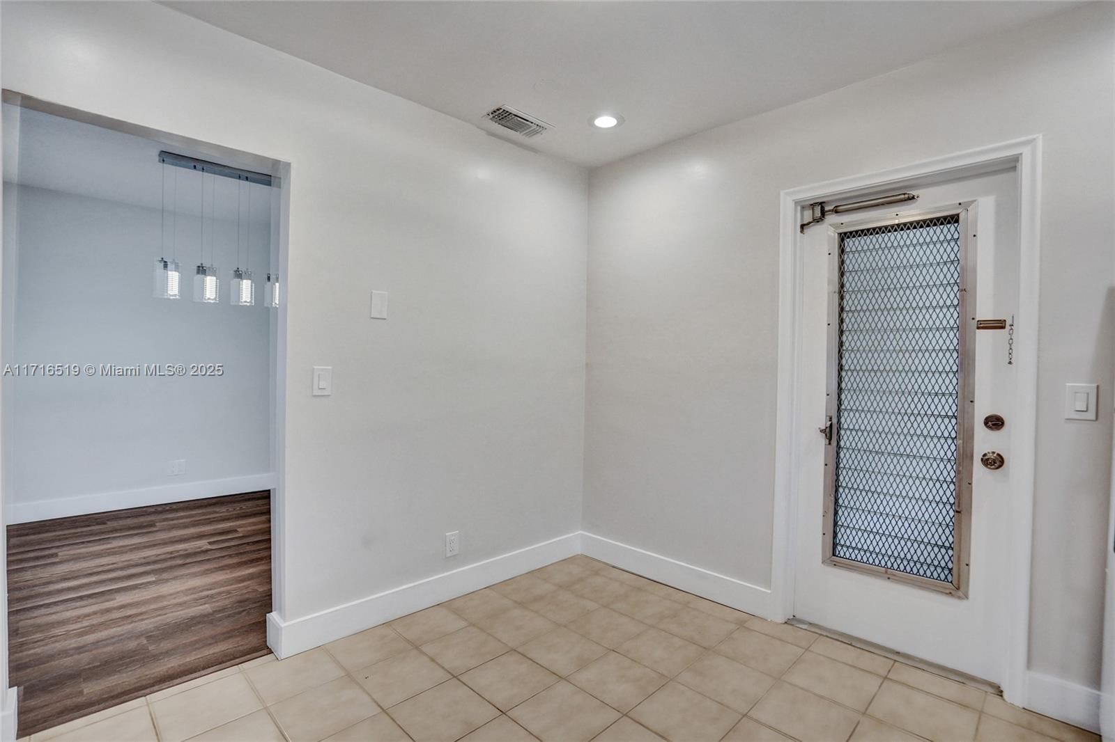 Real estate property located at 540 Luna #7, Broward, Capri Condo Apts, Hollywood, FL