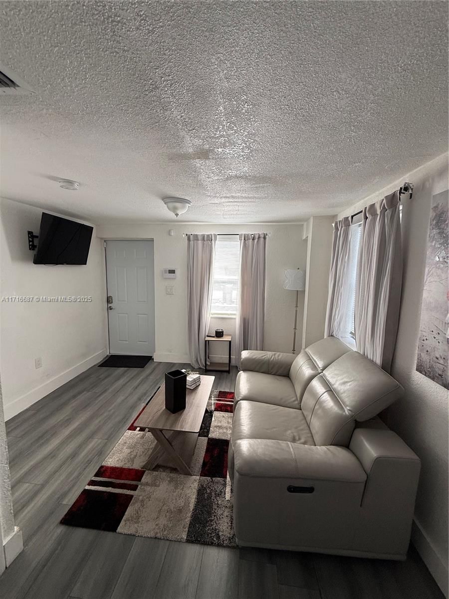 Real estate property located at 2051 152nd Ter, Miami-dade, 1st Addn To Magnolia Sub, Miami Gardens, FL