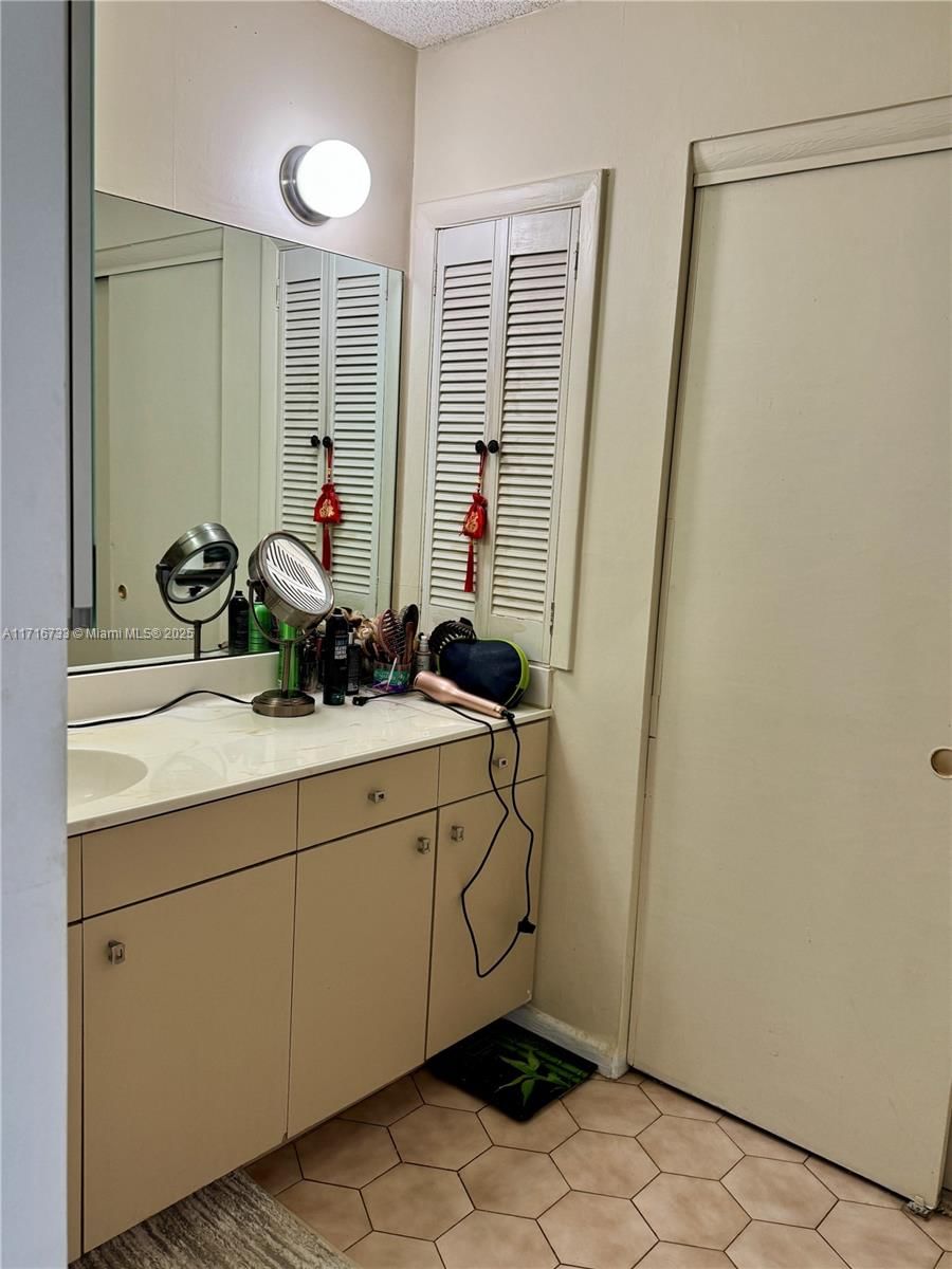 Real estate property located at 17720 Bay Rd #803, Miami-dade, Bay Country Club Condo, Sunny Isles Beach, FL