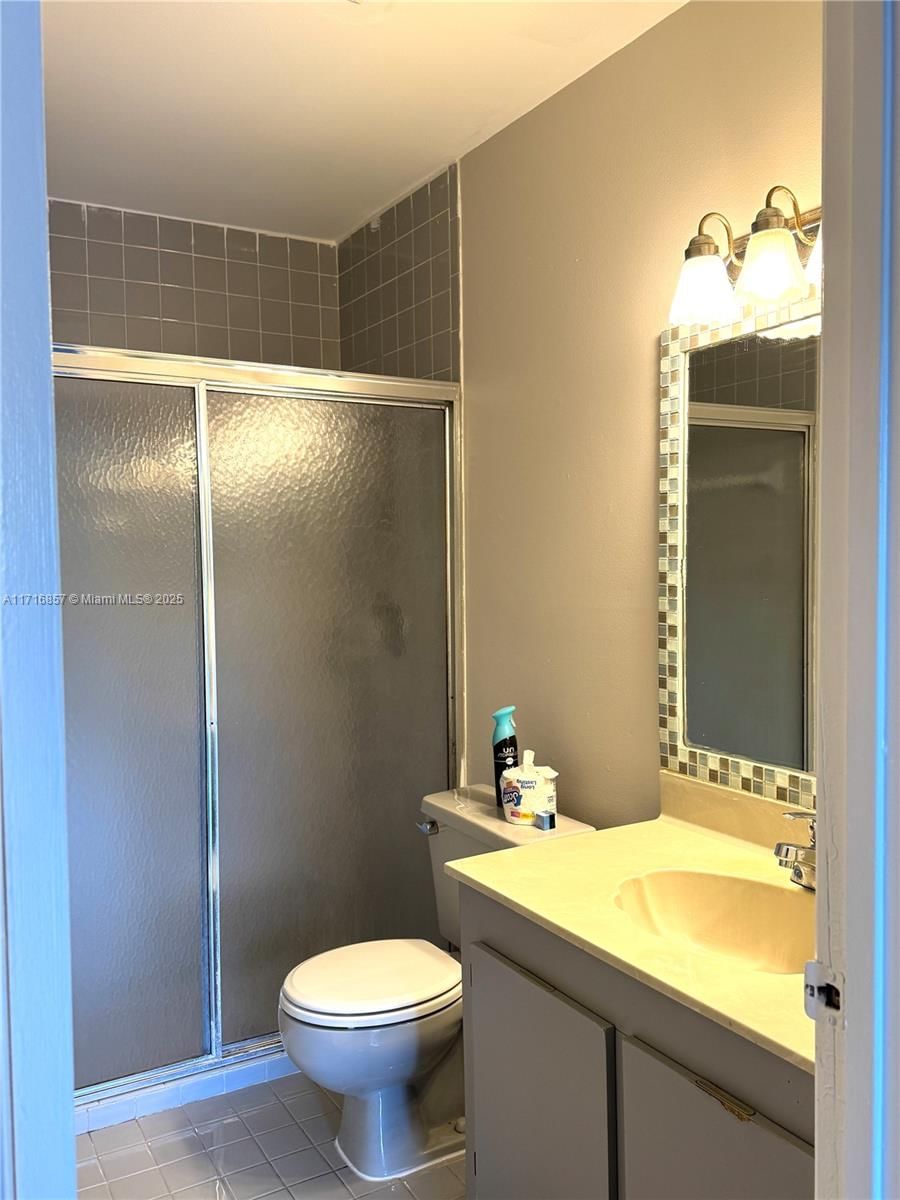 Real estate property located at 3562 95th Ter #2Q, Broward, Grenadier Lakes At Welleb, Sunrise, FL
