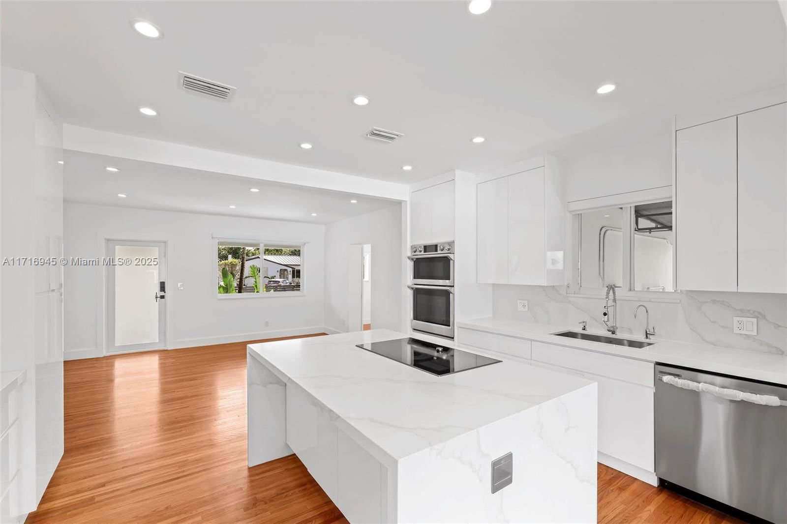 Real estate property located at 1511 17th Ter, Miami-dade, Seville, Miami, FL
