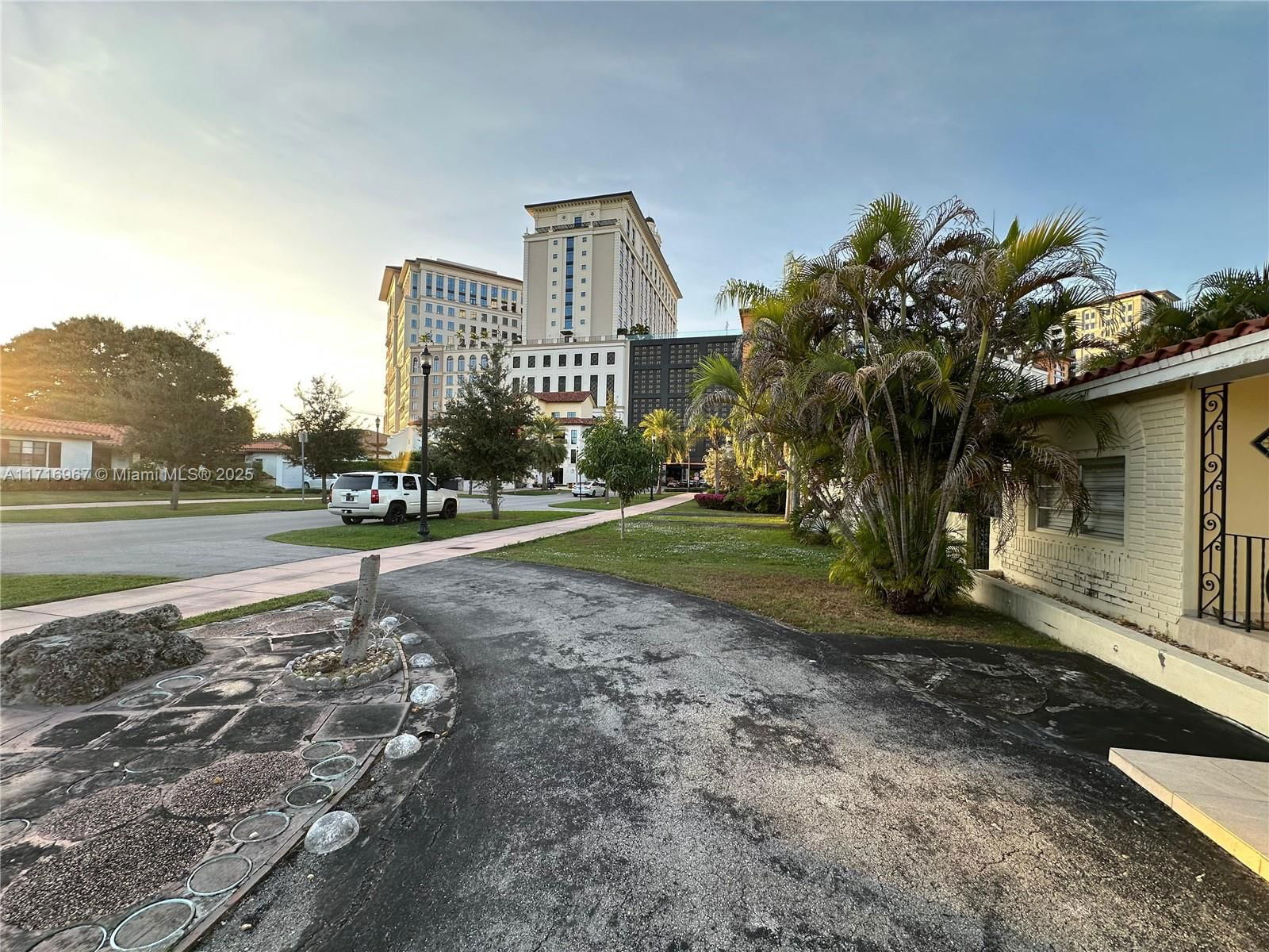 Real estate property located at 3021 Coconut Grove Dr, Miami-dade, Coral Gables Crafts Sec, Coral Gables, FL