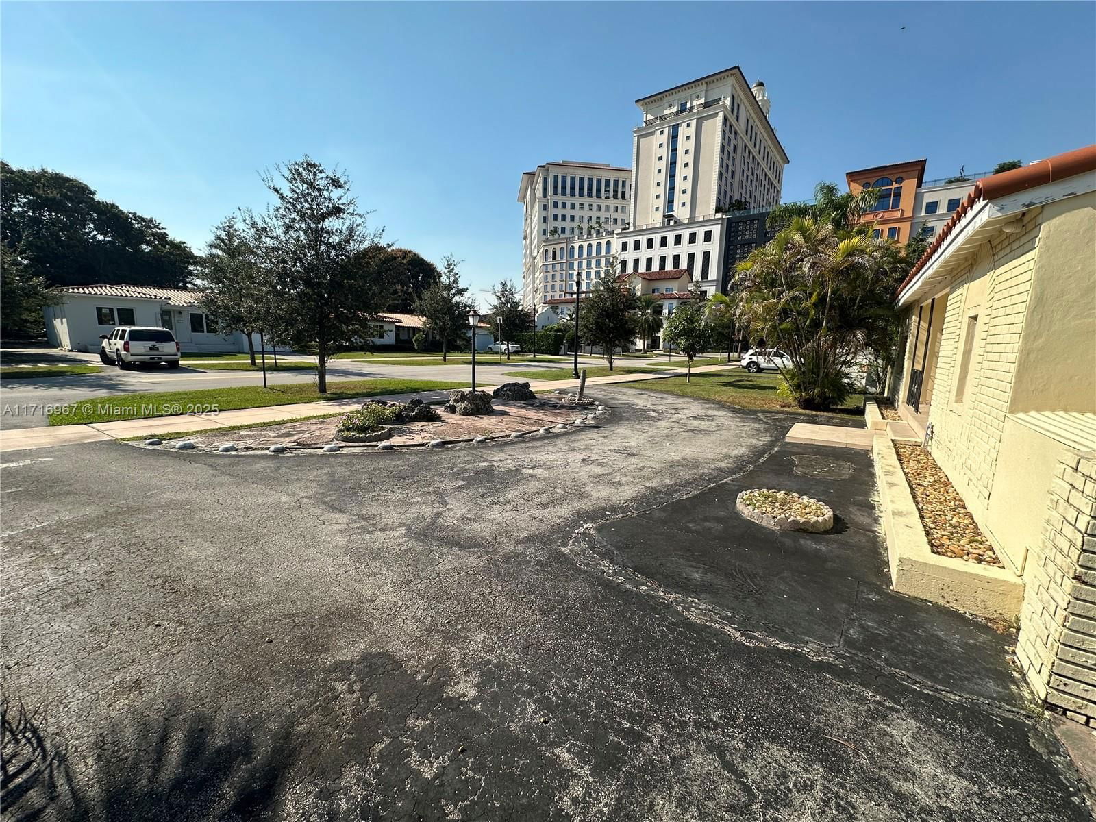 Real estate property located at 3021 Coconut Grove Dr, Miami-dade, Coral Gables Crafts Sec, Coral Gables, FL