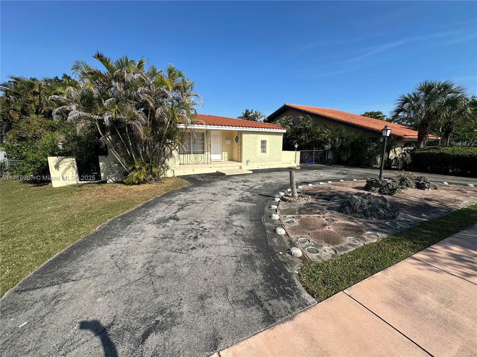 Real estate property located at 3021 Coconut Grove Dr, Miami-dade, Coral Gables Crafts Sec, Coral Gables, FL