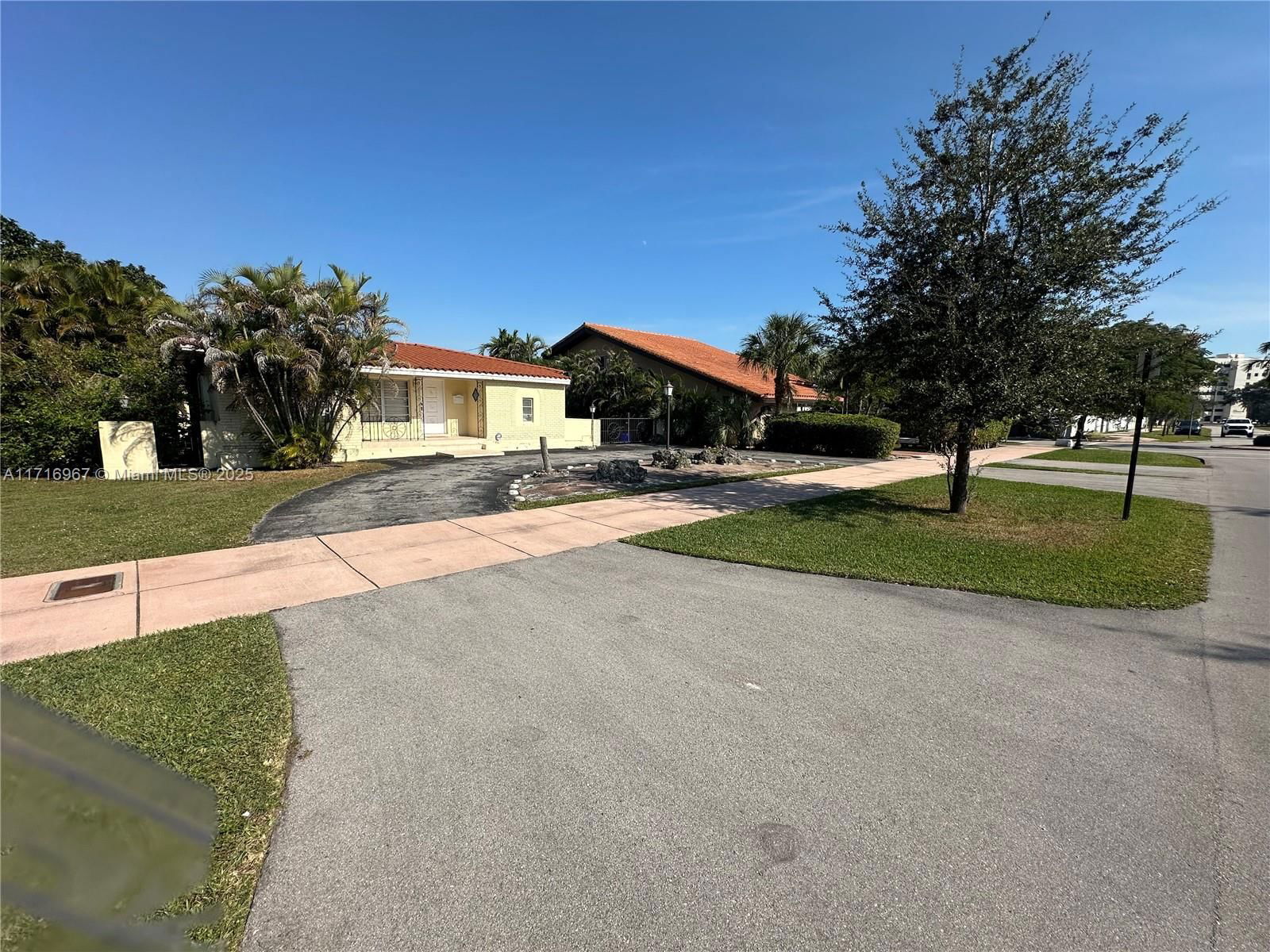 Real estate property located at 3021 Coconut Grove Dr, Miami-dade, Coral Gables Crafts Sec, Coral Gables, FL