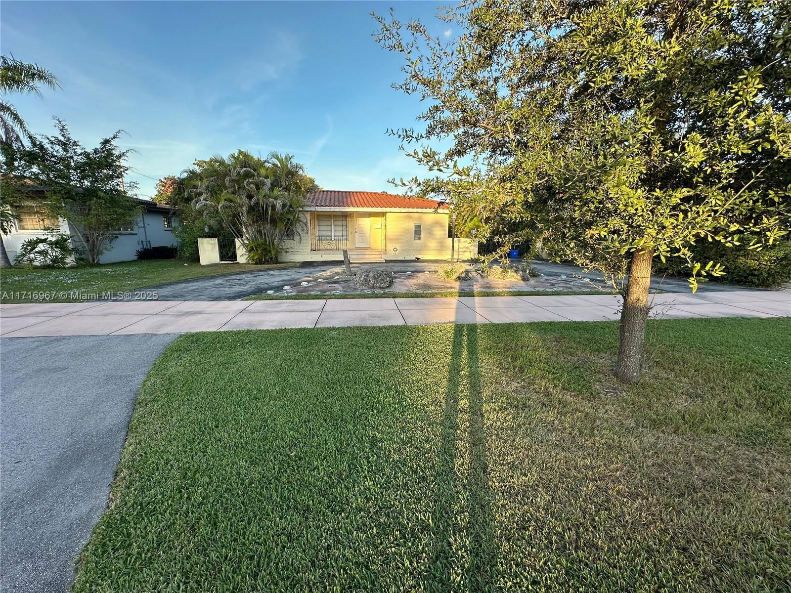 Real estate property located at 3021 Coconut Grove Dr, Miami-dade, Coral Gables Crafts Sec, Coral Gables, FL