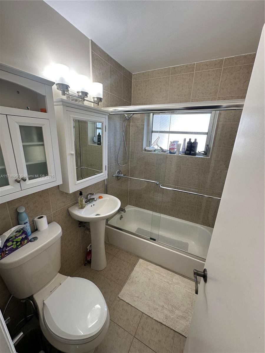 Real estate property located at 3021 Coconut Grove Dr, Miami-dade, Coral Gables Crafts Sec, Coral Gables, FL