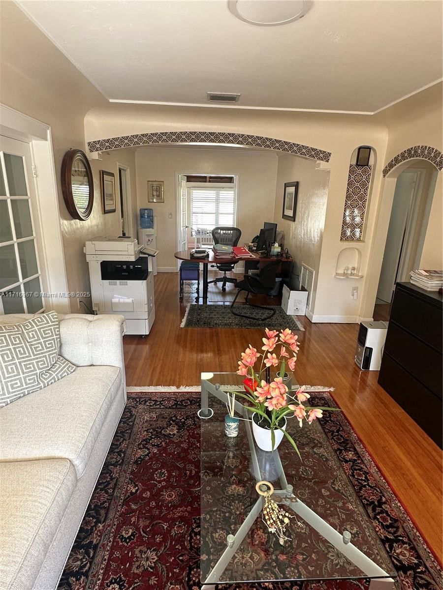 Real estate property located at 3021 Coconut Grove Dr, Miami-dade, Coral Gables Crafts Sec, Coral Gables, FL