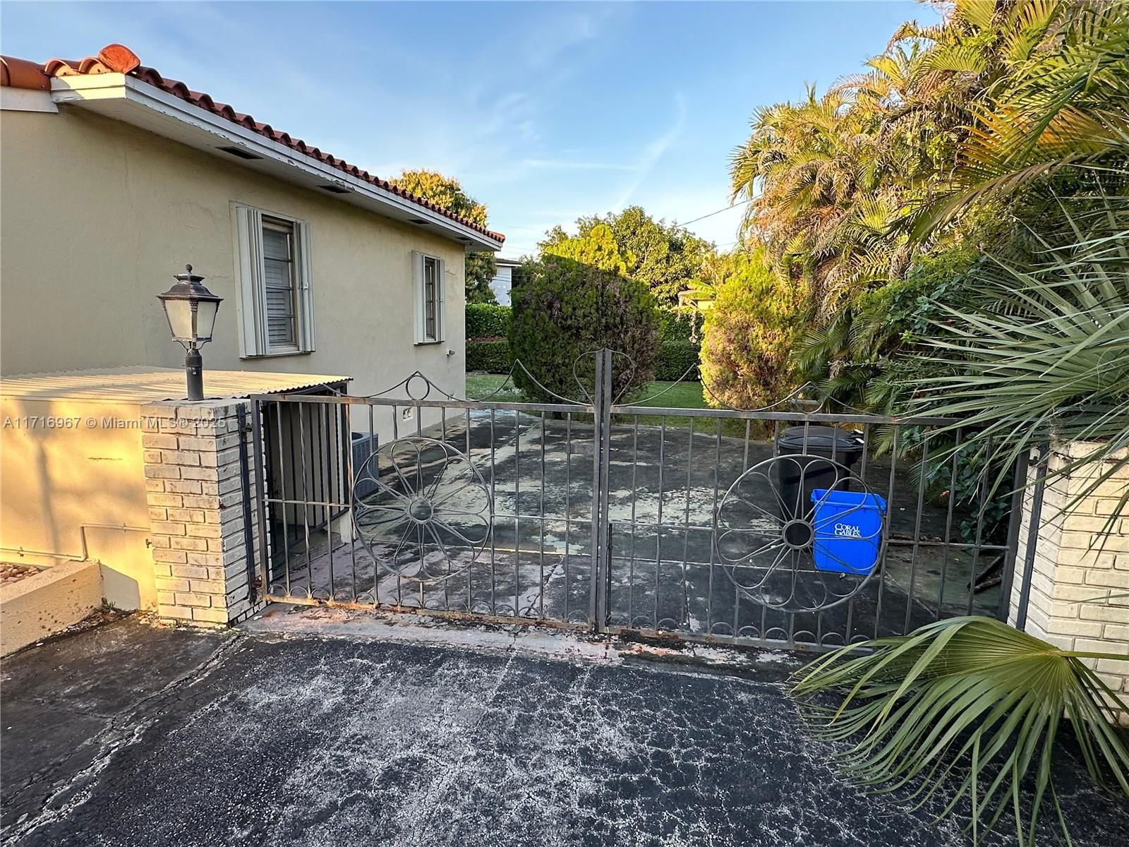 Real estate property located at 3021 Coconut Grove Dr, Miami-dade, Coral Gables Crafts Sec, Coral Gables, FL