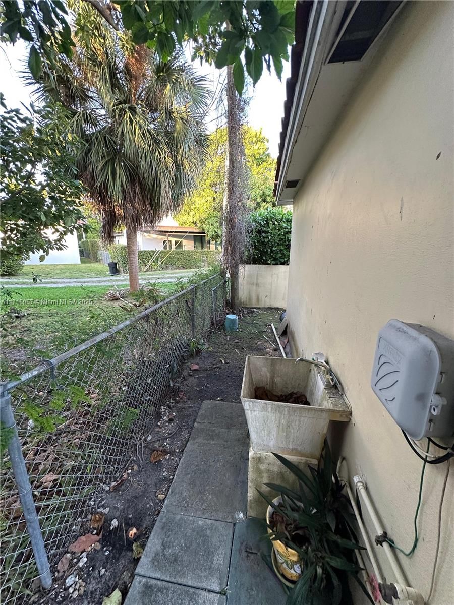 Real estate property located at 3021 Coconut Grove Dr, Miami-dade, Coral Gables Crafts Sec, Coral Gables, FL