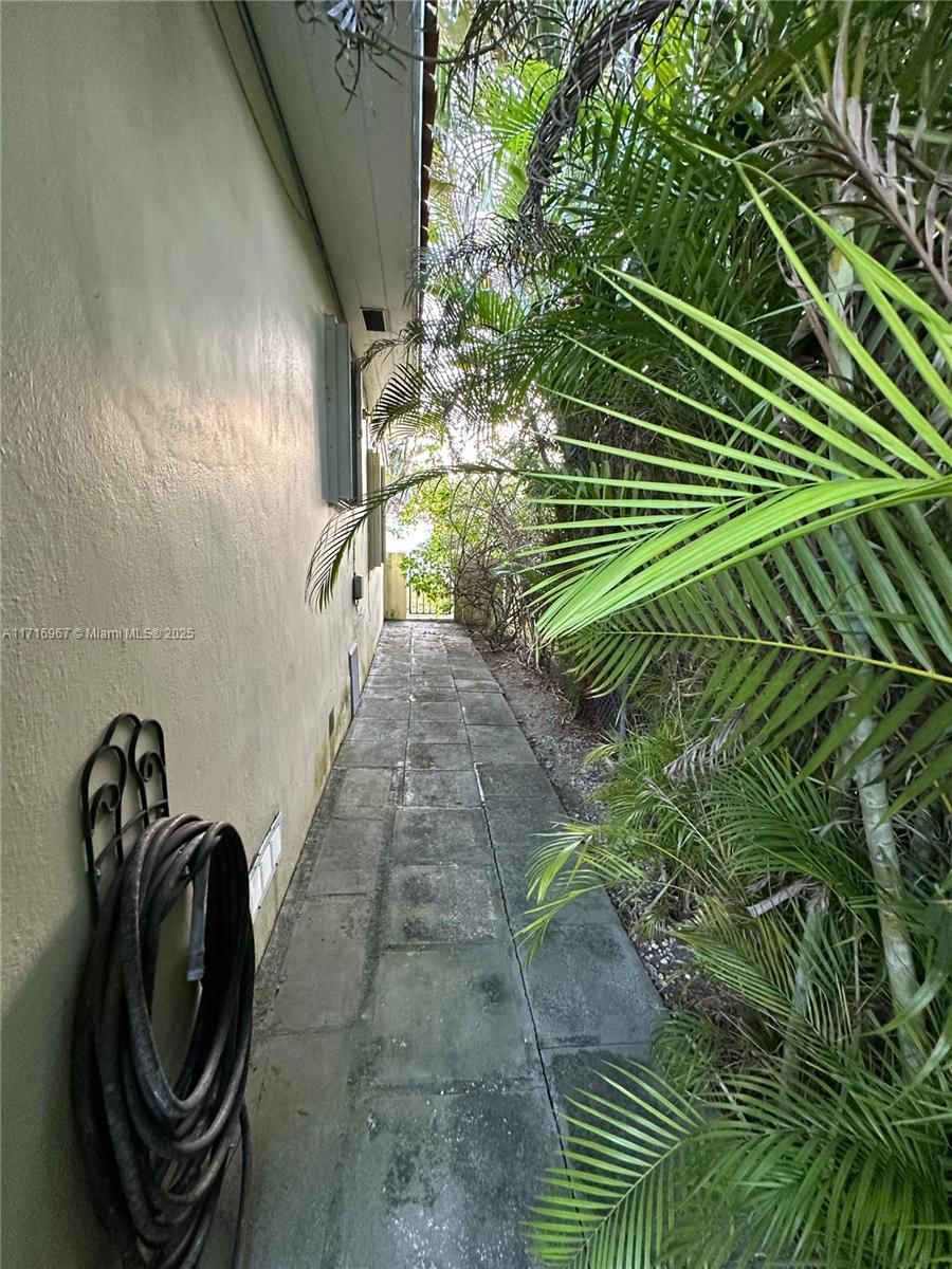 Real estate property located at 3021 Coconut Grove Dr, Miami-dade, Coral Gables Crafts Sec, Coral Gables, FL