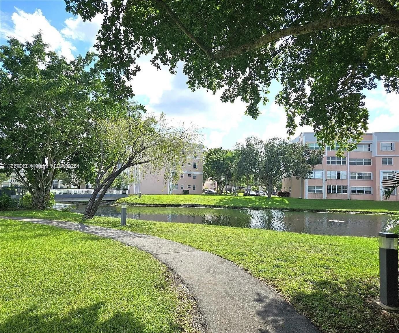 Real estate property located at 10303 Sunrise Lakes Blvd #210, Broward, SUNRISE LAKES 159 CONDO, Sunrise, FL