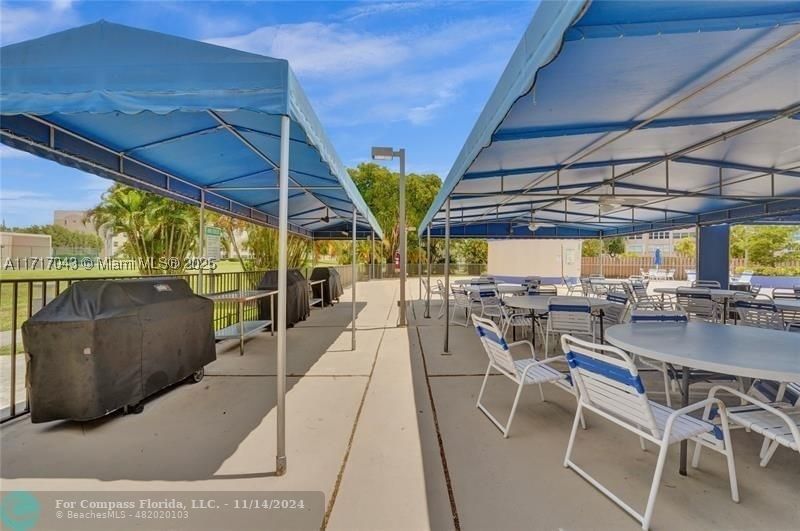 Real estate property located at 10303 Sunrise Lakes Blvd #210, Broward, Sunrise Lakes 159 Condo, Sunrise, FL