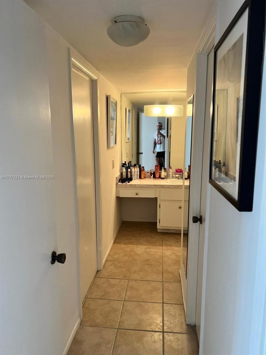 Real estate property located at 1301 Miami Gardens Dr #1024W, Miami-dade, Buckley Towers Condo - Ea, Miami, FL