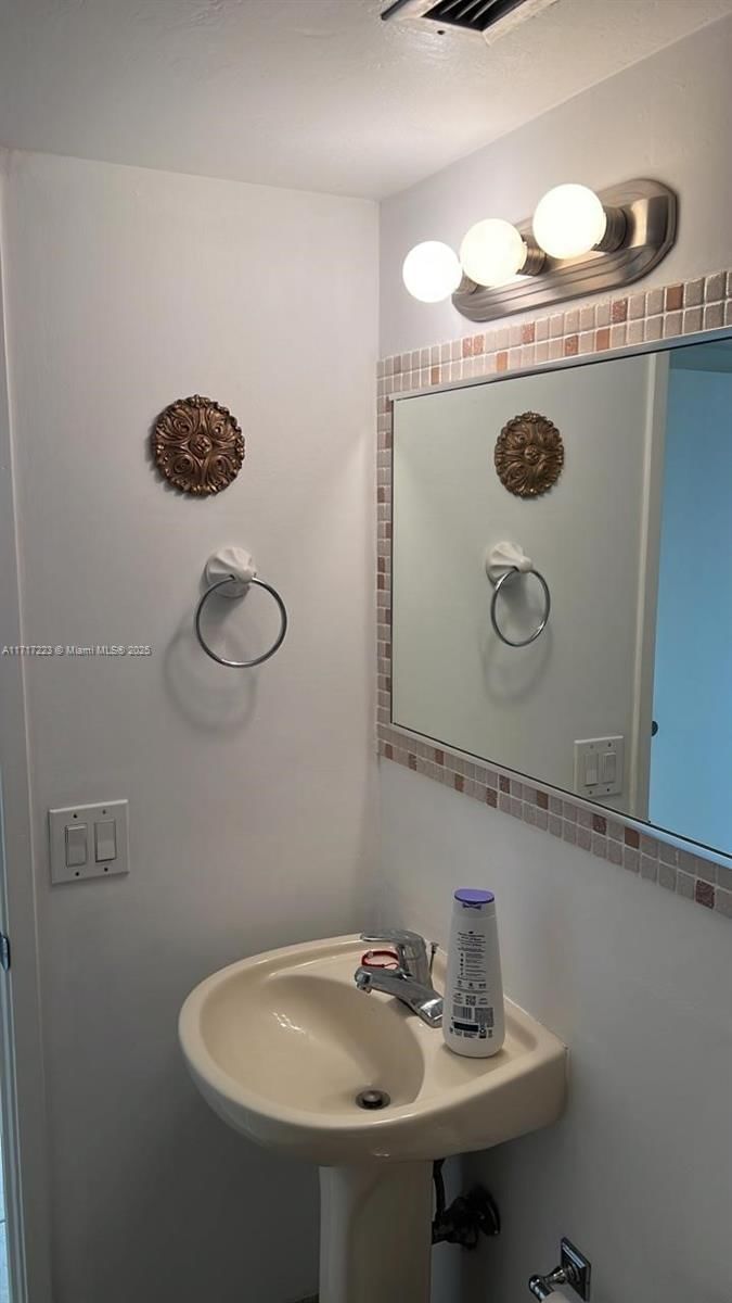 Real estate property located at 1301 Miami Gardens Dr #1024W, Miami-dade, Buckley Towers Condo - Ea, Miami, FL