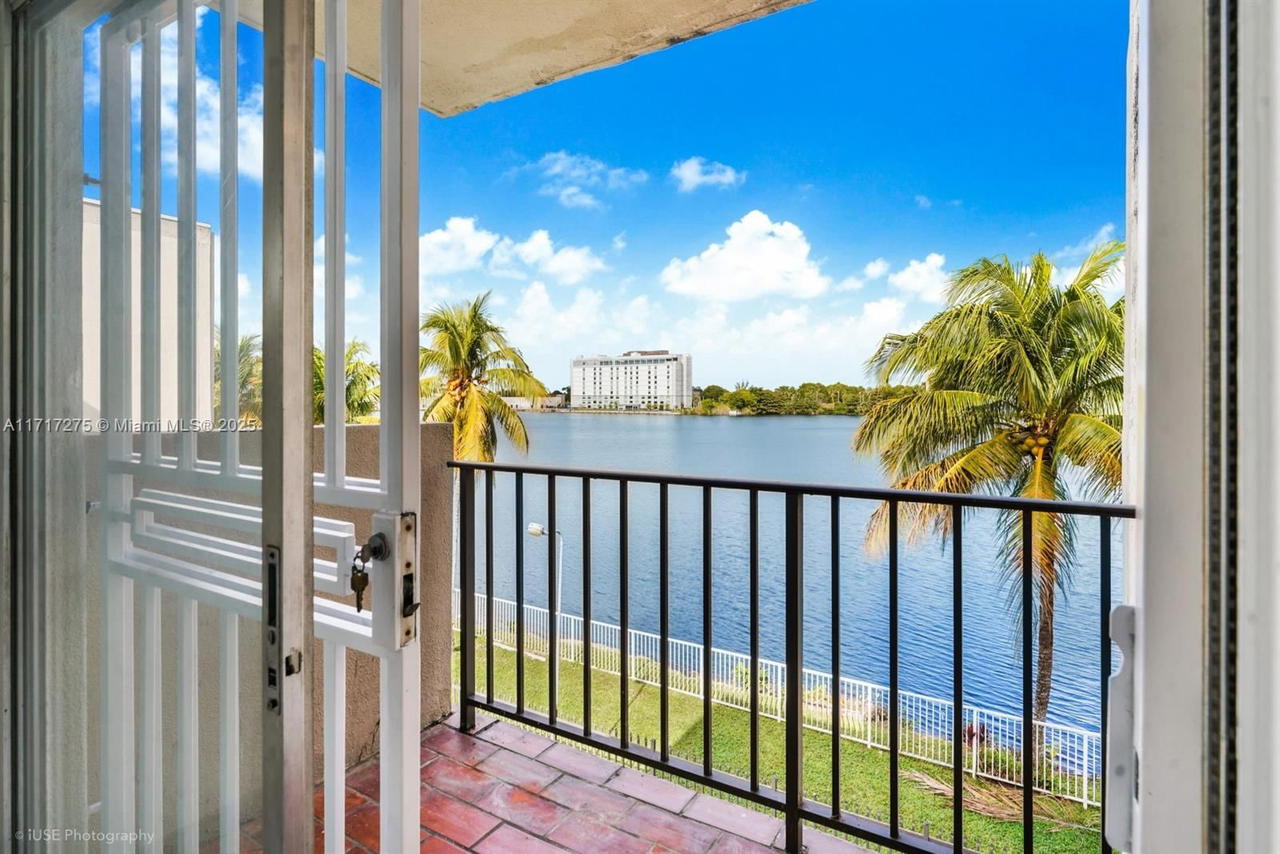 Real estate property located at 5501 7th St E310, Miami-dade, El Lago Condo, Miami, FL