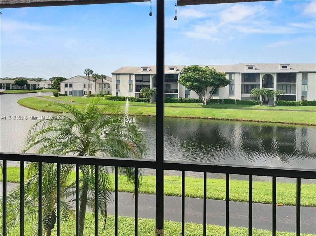 Real estate property located at 1013 Green Pine Blvd C2, Palm Beach, PALM CLUB VILLAGE I CONDO, West Palm Beach, FL