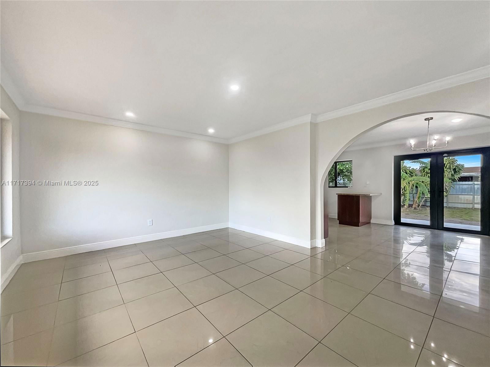 Real estate property located at 5001 181st Ter, Miami-dade, Carol City 3rd Addn, Miami Gardens, FL