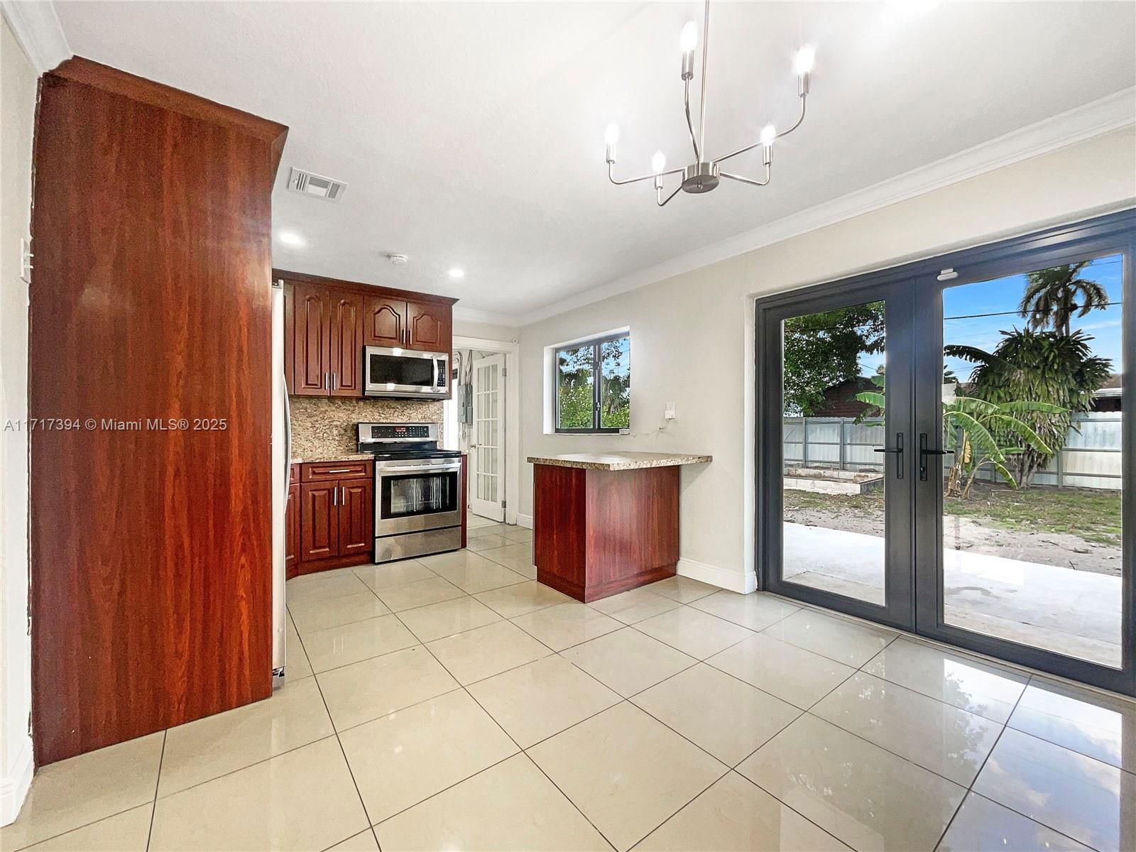 Real estate property located at 5001 181st Ter, Miami-dade, Carol City 3rd Addn, Miami Gardens, FL