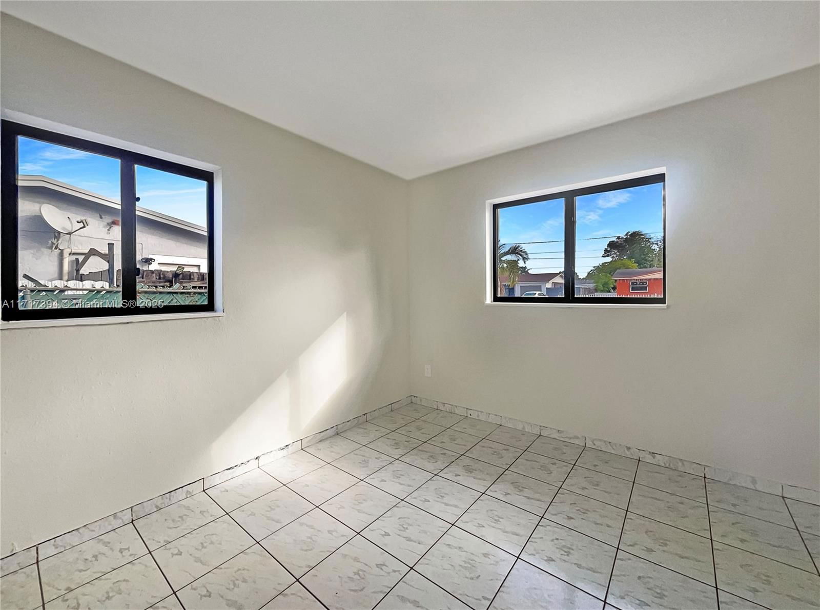 Real estate property located at 5001 181st Ter, Miami-dade, Carol City 3rd Addn, Miami Gardens, FL