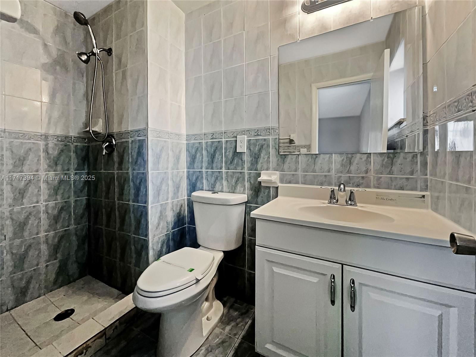 Real estate property located at 5001 181st Ter, Miami-dade, Carol City 3rd Addn, Miami Gardens, FL